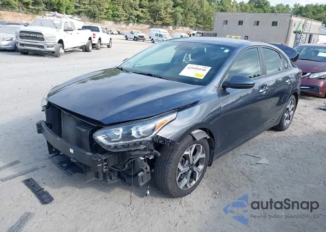 2021 Kia Forte Lxs z USA, uszkodzony, nr VIN 3KPF24AD4ME273680